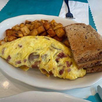 Doozie's Place - Meat lovers omelette - Breakfast & Brunch Near Me - Ocean City, New Jersey