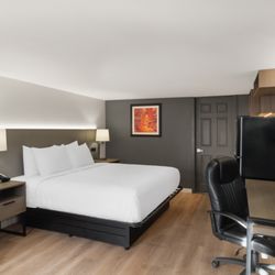 Baymont by Wyndham Rock Springs - King suite Room