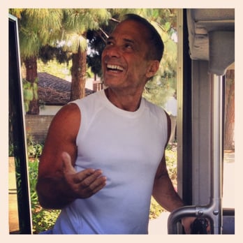 TMZ Tours - Look who jumped on our bus to say hi! - Bus Tours Near Me - Hollywood, California TMZ Tours - Look who jumped on our bus to say hi! - Bus Tours Near Me - Hollywood, California