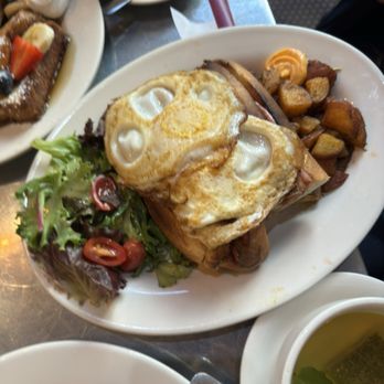 Cafe Bonjour - Breakfast & Brunch Near Me - Boston, Massachusetts
