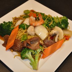 The Grand Yard - Cantonese crispy chow mein