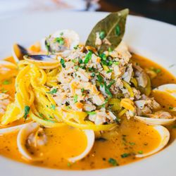 Casanova Italian Restaurant - Linguine Alle Vongole Clams Vercai