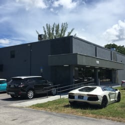 Diamante Paint & Body Works - The front office of Diamante Paint and Body Works.