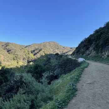 Hollywood Sign - Trail from Canyon Drive. - Landmarks & Historical Buildings Near Me Hollywood Sign - Trail from Canyon Drive. - Landmarks & Historical Buildings Near Me