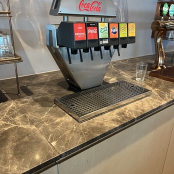 Aviator Lounge - Soda - Airport Lounges Near Me - Kastrup, 84