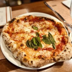 Regina (v) San Marzano, fior di latte, fresh basil. 10/10 no notes!