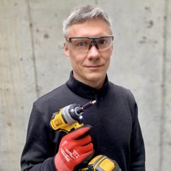 Alexi Handyman - Hello my name is Alexi I'm Handyman.