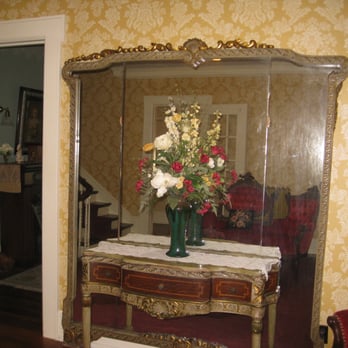 Wellington Inn - beautiful mirror on the 2nd floor wallway - Bed & Breakfast Near Me - Traverse City, Michigan