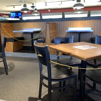 Pizza Hut - Dining room - Pizza Near Me - Canton, Texas