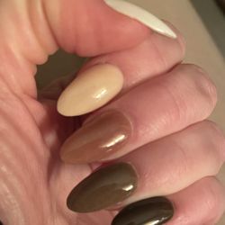 Palisades Nails and Spa - Perfect! They did everything to find one of the missing colors!
