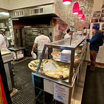 Joe's Pizza - Pizza Near Me - Brooklyn, New York