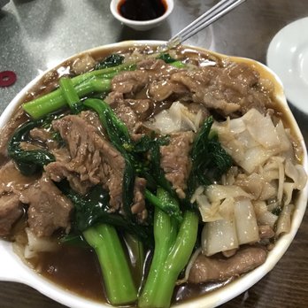 Shun Wang - Beef chow fun with gravy - mmm mmm - Barbeque Near Me - Elmhurst, New York Shun Wang - Beef chow fun with gravy - mmm mmm - Barbeque Near Me - Elmhurst, New York