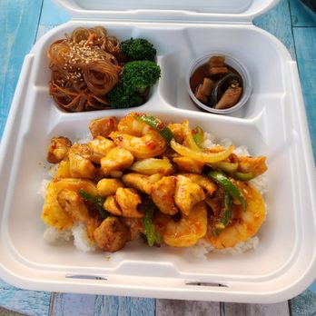 Bowl House - Lime Chili Chicken & Shrimp Combo - Asian Fusion Near Me - La Verne, California Bowl House - Lime Chili Chicken & Shrimp Combo - Asian Fusion Near Me - La Verne, California