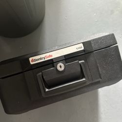 Dade Lock & Key - They picked this lock in less than 5 mins