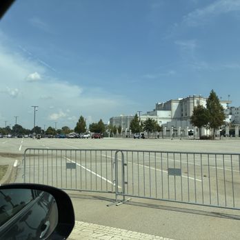 Churchill Downs - Huge parking lots - Horse Racing Near Me - Louisville, Kentucky Churchill Downs - Huge parking lots - Horse Racing Near Me - Louisville, Kentucky