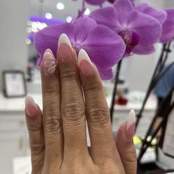 Lush Nail Bar - Amazing job! Their professionalism and attention to detail are highly commendable and definitely worth recommending.
