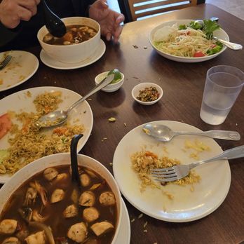 Sai Jai Thai Restaurant - Tom Yum, Pineapple Shrimp Fried Rice and Papaya Salad - Thai Near Me - San Francisco, California Sai Jai Thai Restaurant - Tom Yum, Pineapple Shrimp Fried Rice and Papaya Salad - Thai Near Me - San Francisco, California