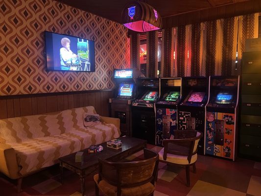 Thunderbird Lounge by null