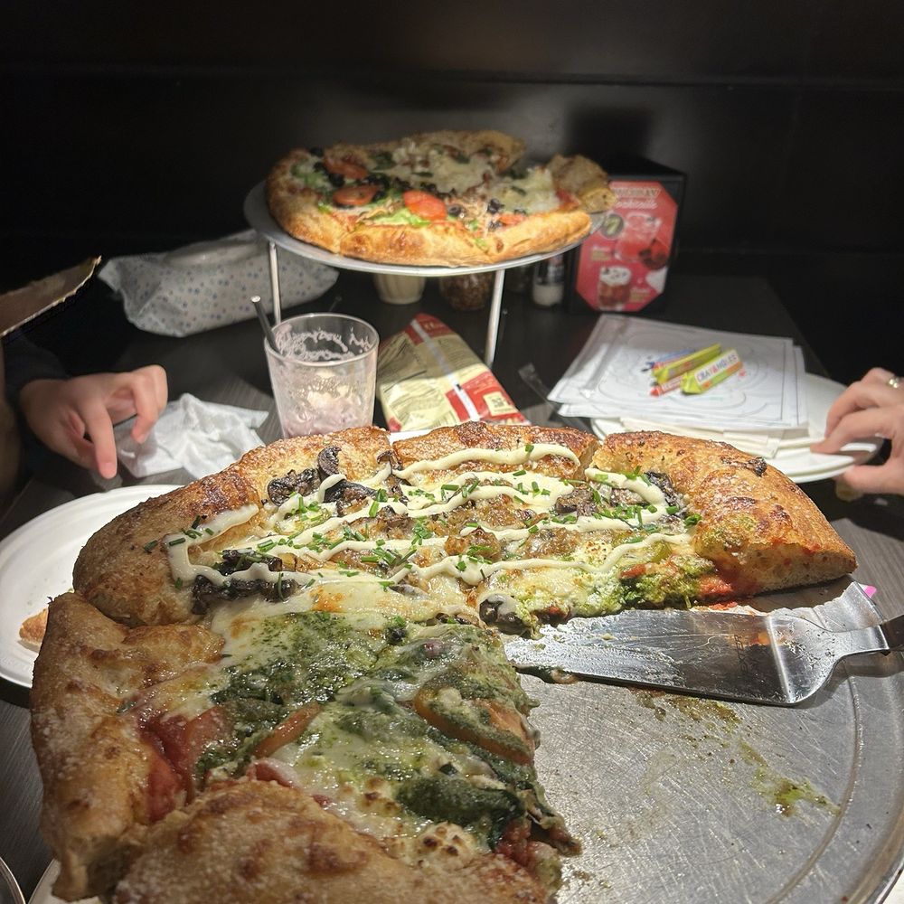 Mellow Mushroom - Pizza Near Me - St. Louis, Missouri