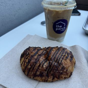 The Porch - Chocolate croissant and iced Thai latte - American Near Me - Wilmette, Illinois The Porch - Chocolate croissant and iced Thai latte - American Near Me - Wilmette, Illinois