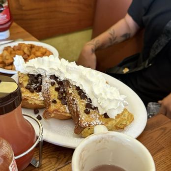 Eggs 'n Things Saratoga - French toast - Breakfast & Brunch Near Me - Honolulu, Hawaii Eggs 'n Things Saratoga - French toast - Breakfast & Brunch Near Me - Honolulu, Hawaii