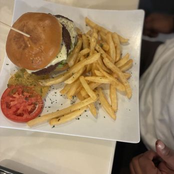 Milk and Honey Restaurant at Cascade - Burger & Fries - Breakfast & Brunch Near Me - Atlanta, Georgia Milk and Honey Restaurant at Cascade - Burger & Fries - Breakfast & Brunch Near Me - Atlanta, Georgia