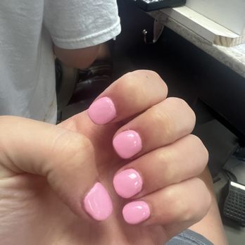 Le's Nails Bar - Supposed to be almond. So circle and so short - Nail Salons Near Me - Port Allen, Louisiana