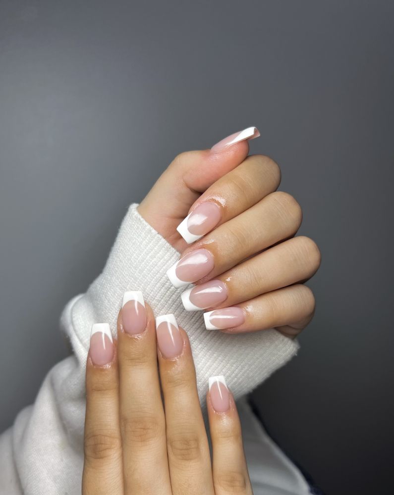 NAIL LOUNGE ROSCOE VILLAGE Updated October 2024 48 Photos & 20 Reviews 2225 W Roscoe St