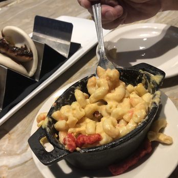 Handsome Hog - Mac and cheese 6$ not too impressive but maybe worth a try? Served with fire hot Cheetos for your pleasure.  Hahaha! - Southern Near Me - St Paul, Minnesota