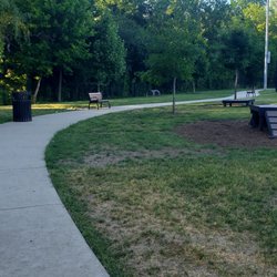 The Barking Lot Dog Park - Nice wide path