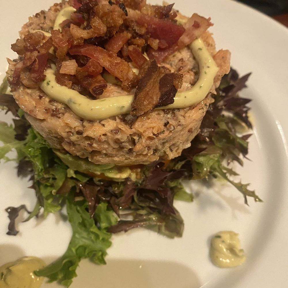 Blast stack/ salmon, lettuce, and bacon Blast stack/ salmon, lettuce, and bacon