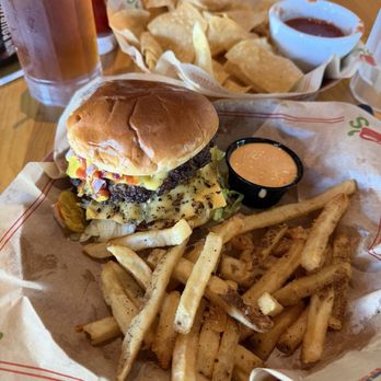 Chili's - The Big QP Burger - Tex-Mex Near Me - Jacksonville, Florida