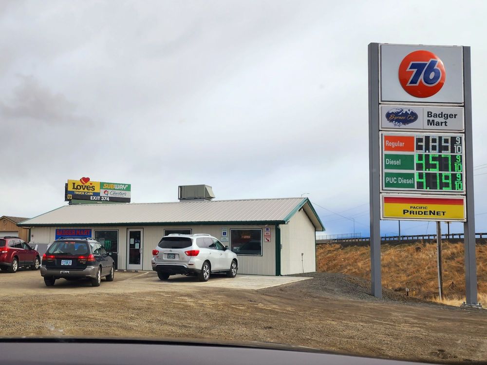 76 BADGER MART Updated August 2024 24 Photos 995 2nd Street