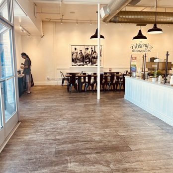 JOHNNY DOUGHNUTS - Updated September 2025 - 113 Photos & 122