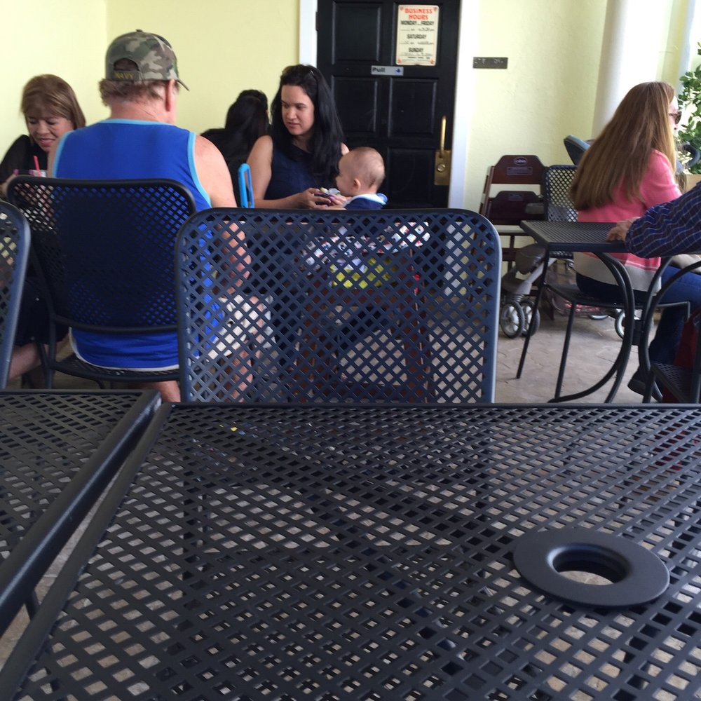 Mamita Peruvian Restaurant - Outdoor waiting area - Peruvian Near Me - Glendale, California Mamita Peruvian Restaurant - Outdoor waiting area - Peruvian Near Me - Glendale, California