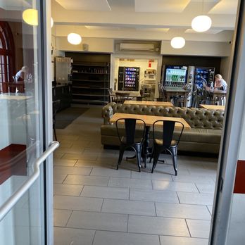 Chicago Getaway Hostel - Breakfast area - Hostels Near Me - Chicago, Illinois Chicago Getaway Hostel - Breakfast area - Hostels Near Me - Chicago, Illinois
