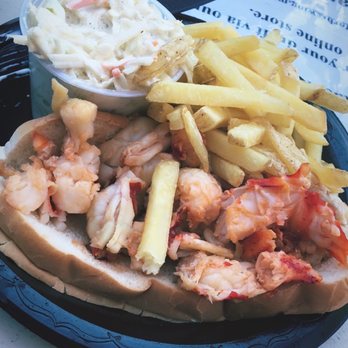 Witchdoctor Brewing - Lobster roll compliments of Paul Gregory's - Breweries Near Me - Southington, Connecticut Witchdoctor Brewing - Lobster roll compliments of Paul Gregory's - Breweries Near Me - Southington, Connecticut