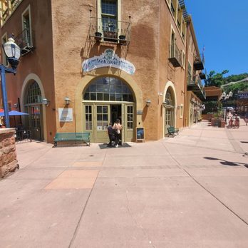 Border Burger Bar - Burgers Near Me - Manitou Springs, Colorado Border Burger Bar - Burgers Near Me - Manitou Springs, Colorado