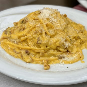 Ristorante Volare - Spaghetti alla Carbonara (Spaghetti with Bacon, Eggs, and Cheese) - Ristorante Volare - Pizza Near Me - Rome, RM Ristorante Volare - Spaghetti alla Carbonara (Spaghetti with Bacon, Eggs, and Cheese) - Ristorante Volare - Pizza Near Me - Rome, RM