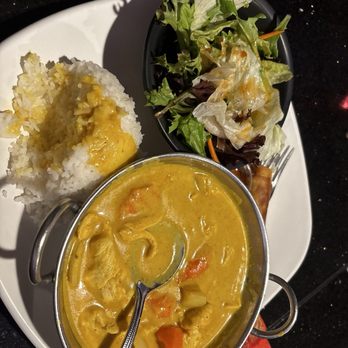 Signature Thai Cuisine - Lunch - Yellow Curry - Thai Near Me - La Mesa, California