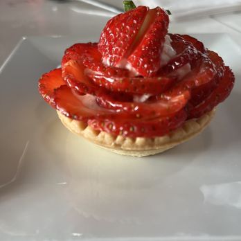 Hummingbird Tea Room & Bakery - Starberry tart - Tea Rooms Near Me - Magnolia, Texas Hummingbird Tea Room & Bakery - Starberry tart - Tea Rooms Near Me - Magnolia, Texas