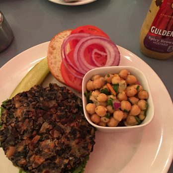 Skylark Diner - Diners Near Me - Edison, New Jersey