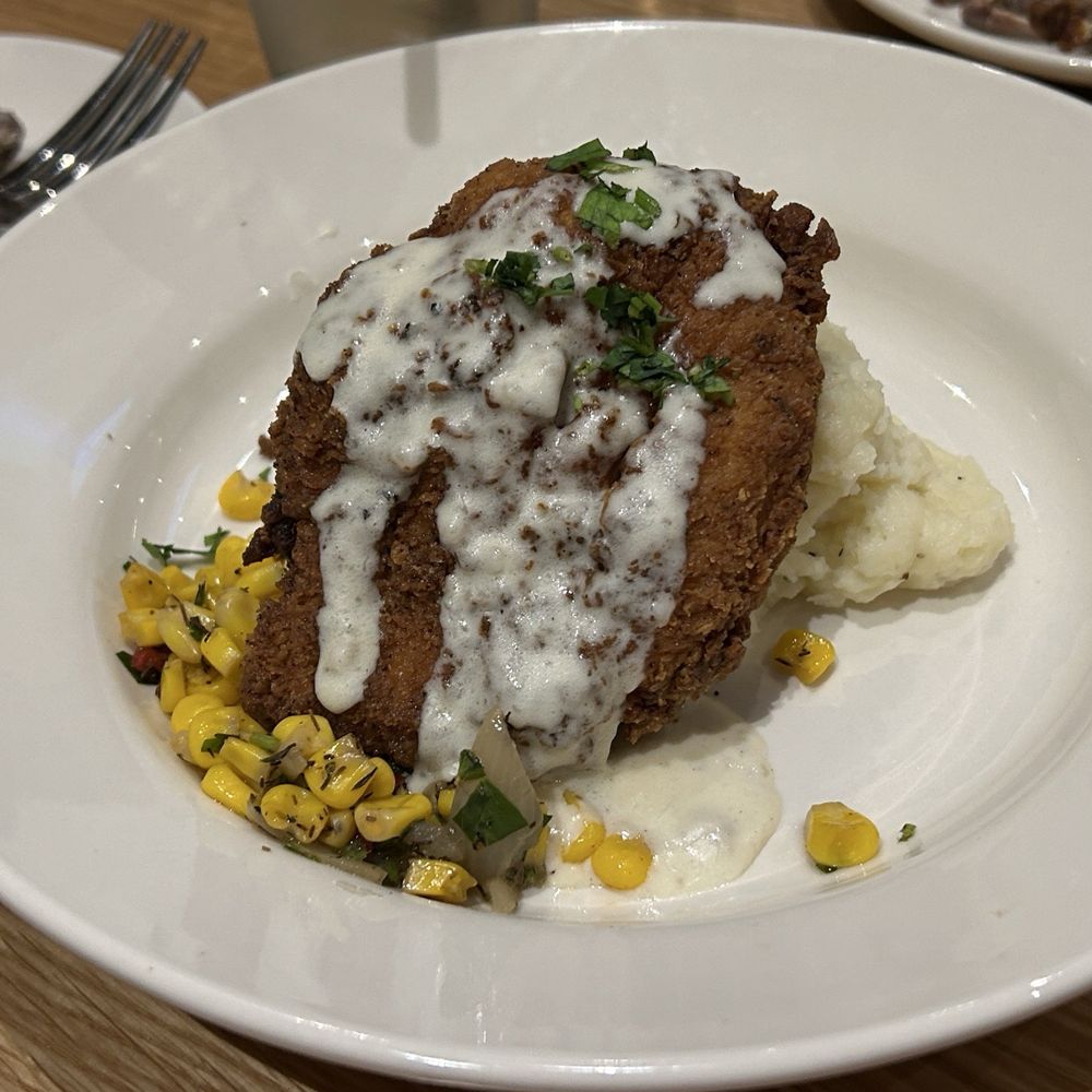 BJ's Restaurant & Brewhouse - Fried chicken with gravy - Pizza Near Me - Brea, California BJ's Restaurant & Brewhouse - Fried chicken with gravy - Pizza Near Me - Brea, California