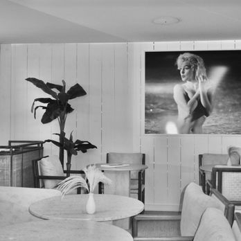 Moloko Saint Tropez - We sat inside. - Restaurants Near Me - Gassin, 83