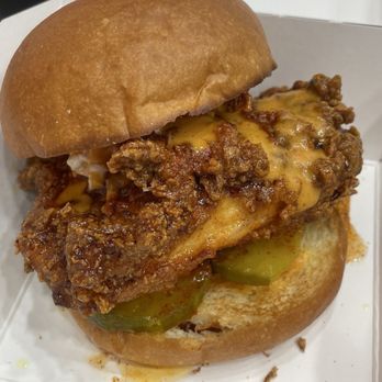 Fluffies Hot Chicken - Midtown - Chili Honey Chicken Sandwich - Halal Near Me - New York, New York Fluffies Hot Chicken - Midtown - Chili Honey Chicken Sandwich - Halal Near Me - New York, New York