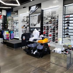 Shoe Palace