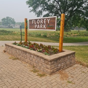 Florey Park - Playgrounds Near Me - Rolling Meadows, Illinois