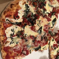 Cousin's Cafe - Not like any Margarita "Wood Fired Pizza" I've ever had before?