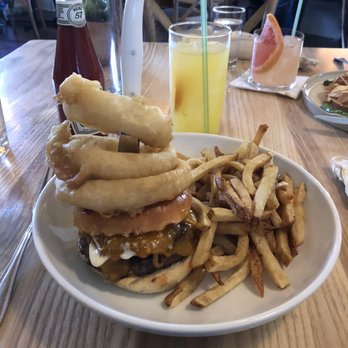 Community Table - Comfort Food Near Me - Mt Pleasant, South Carolina Community Table - Comfort Food Near Me - Mt Pleasant, South Carolina