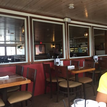 Cap'n Jack's Restaurant - Dinning room - Seafood Near Me - Wakefield, Rhode Island